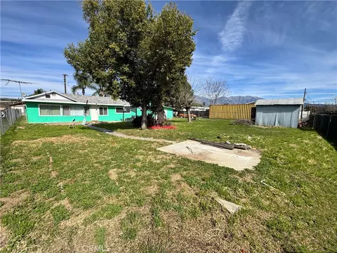 Exterior - 32271 Avenue E, Yucaipa, CA 92399 photo 10 of 13