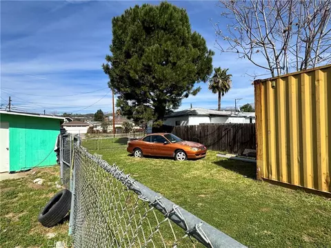 Exterior - 32271 Avenue E, Yucaipa, CA 92399 photo 5 of 13