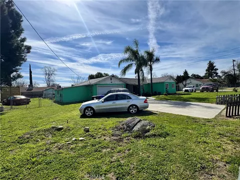 Exterior - 32271 Avenue E, Yucaipa, CA 92399 photo 3 of 13