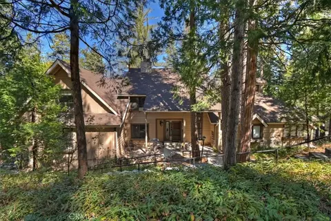 27456 White Fir Dr, Lake Arrowhead, CA 92352