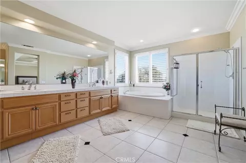 Bath - 4351 Edenwild, Corona, CA 92883 photo 4 of 5