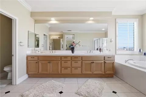 Bath - 4351 Edenwild, Corona, CA 92883 photo 5 of 5
