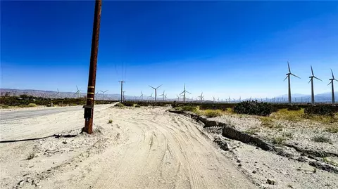 8 Dillon Rd, Desert Hot Springs, CA 92240
