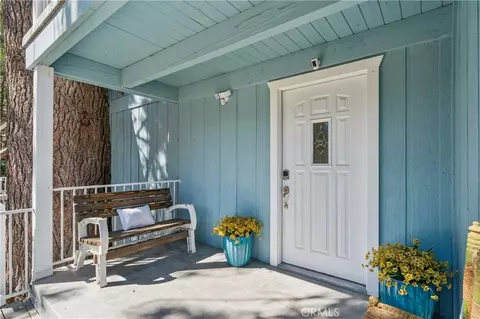 Exterior - 113 Brentwood, Lake Arrowhead, CA 92352 photo 5 of 15