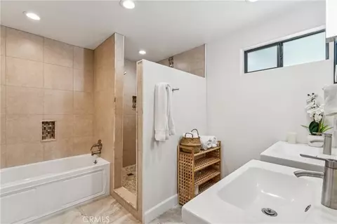 Bath - 113 Brentwood, Lake Arrowhead, CA 92352 photo 1 of 5