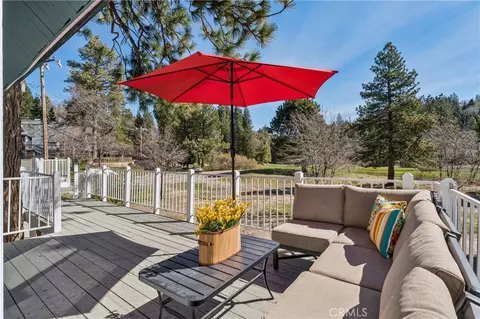 Exterior - 113 Brentwood, Lake Arrowhead, CA 92352 photo 7 of 15