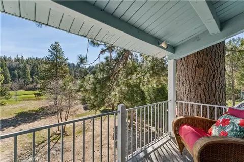 Exterior - 113 Brentwood, Lake Arrowhead, CA 92352 photo 3 of 15