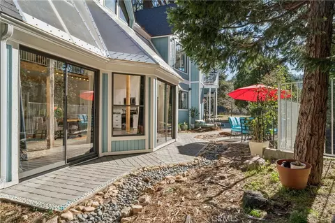 Exterior - 113 Brentwood, Lake Arrowhead, CA 92352 photo 12 of 15