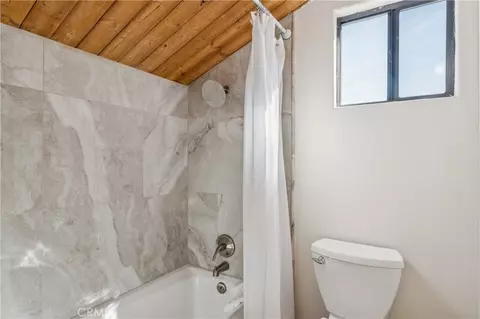 Bath - 113 Brentwood, Lake Arrowhead, CA 92352 photo 4 of 5