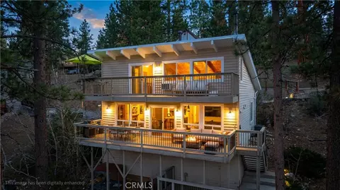 39563 Raccoon Dr, Fawnskin, CA 92333