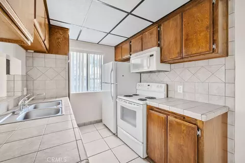 Kitchen - 1735 E Washington F14 #F14, Colton, CA 92324 photo 3 of 3