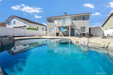 8574 De Loss Dr, Riverside, CA 92508