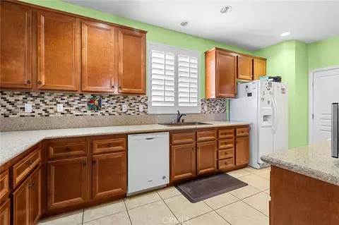 Kitchen - 312 Pipe Spgs, Beaumont, CA 92223 photo 1 of 3