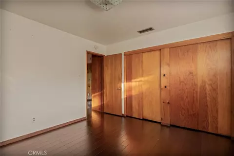Bedroom - 720 Rocky Loop, Crestline, CA 92325 photo 5 of 9