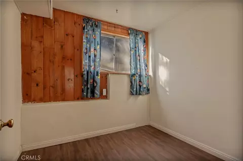 Bedroom - 720 Rocky Loop, Crestline, CA 92325 photo 7 of 9