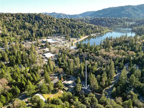 View/Area - 720 Rocky Loop, Crestline, CA 92325 photo 5 of 7
