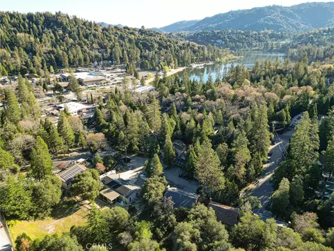 View/Area - 720 Rocky Loop, Crestline, CA 92325 photo 4 of 7