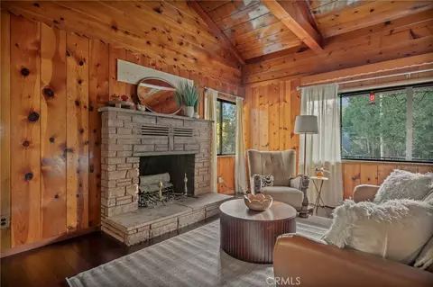 Living - 720 Rocky Loop, Crestline, CA 92325 photo 4 of 6