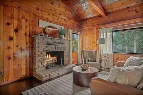 Living - 720 Rocky Loop, Crestline, CA 92325 photo 2 of 8