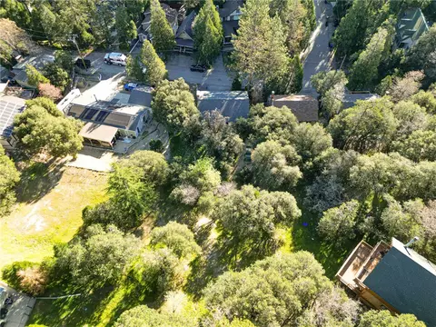 View/Area - 720 Rocky Loop, Crestline, CA 92325 photo 2 of 6