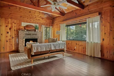 Living - 720 Rocky Loop, Crestline, CA 92325 photo 3 of 6