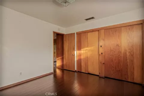 Bedroom - 720 Rocky Loop, Crestline, CA 92325 photo 5 of 9