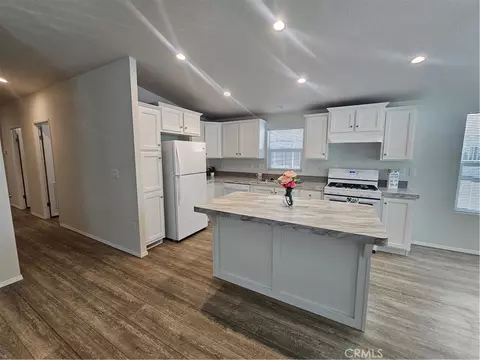 999 S Santa Fe Ave #66, San Jacinto, CA 92583