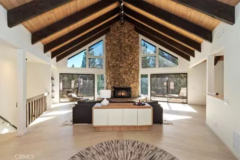 Living - 299 Riviera, Lake Arrowhead, CA 92352 photo 4 of 7