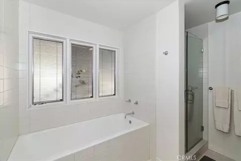 Bath - 299 Riviera, Lake Arrowhead, CA 92352 photo 2 of 6