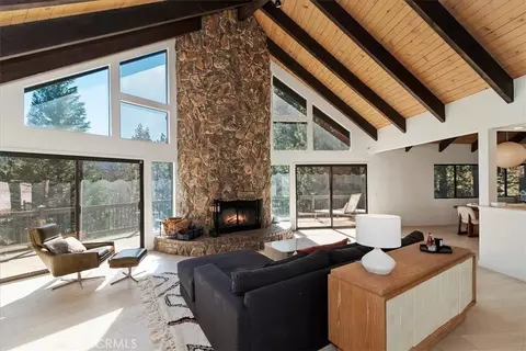 Living - 299 Riviera, Lake Arrowhead, CA 92352 photo 3 of 7