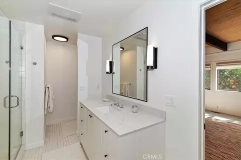 Bath - 299 Riviera, Lake Arrowhead, CA 92352 photo 4 of 6