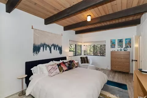 Bedroom - 299 Riviera, Lake Arrowhead, CA 92352 photo 5 of 9