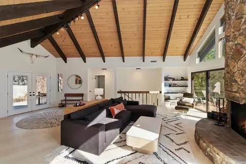 Living - 299 Riviera, Lake Arrowhead, CA 92352 photo 2 of 7