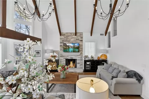 Living - 27604 Matterhorn Dr, Lake Arrowhead, CA 92352 photo 2 of 13