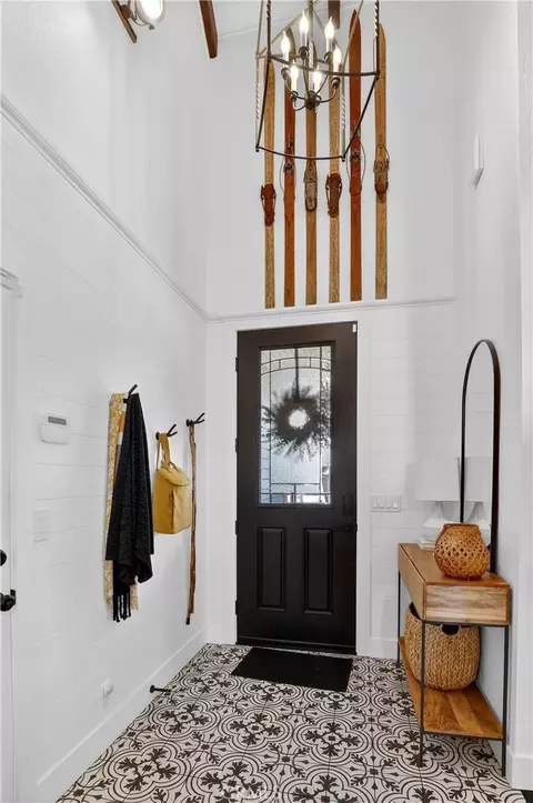 Entry Way - 27604 Matterhorn Dr, Lake Arrowhead, CA 92352 photo 1 of 5