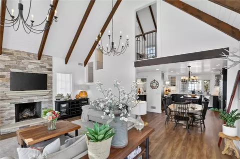 Living - 27604 Matterhorn Dr, Lake Arrowhead, CA 92352 photo 5 of 13
