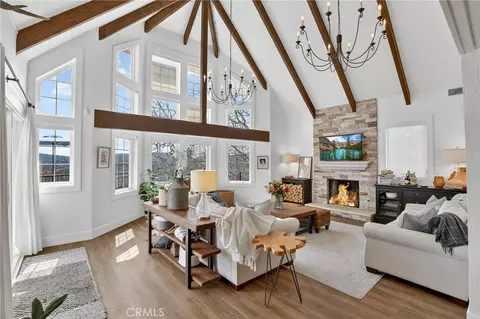 Living - 27604 Matterhorn Dr, Lake Arrowhead, CA 92352 photo 10 of 11