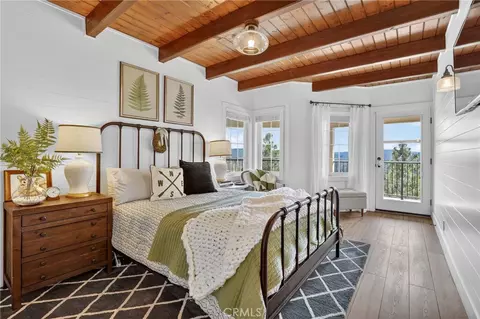 Bedroom - 27604 Matterhorn Dr, Lake Arrowhead, CA 92352 photo 6 of 10