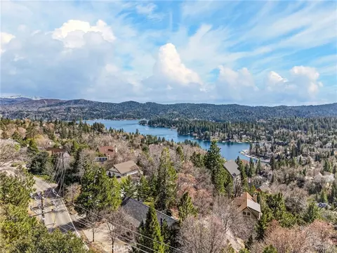 View/Area - 27604 Matterhorn Dr, Lake Arrowhead, CA 92352 photo 1 of 5