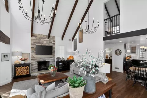 Living - 27604 Matterhorn Dr, Lake Arrowhead, CA 92352 photo 3 of 11