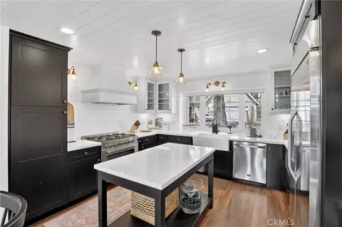 Kitchen - 27604 Matterhorn Dr, Lake Arrowhead, CA 92352 photo 4 of 4