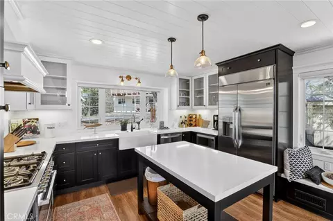 Kitchen - 27604 Matterhorn Dr, Lake Arrowhead, CA 92352 photo 1 of 4