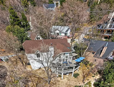 View/Area - 27604 Matterhorn Dr, Lake Arrowhead, CA 92352 photo 4 of 5