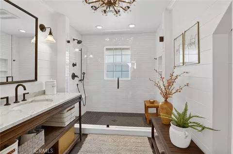 Bath - 27604 Matterhorn Dr, Lake Arrowhead, CA 92352 photo 3 of 5