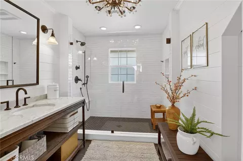 Bath - 27604 Matterhorn Dr, Lake Arrowhead, CA 92352 photo 3 of 5