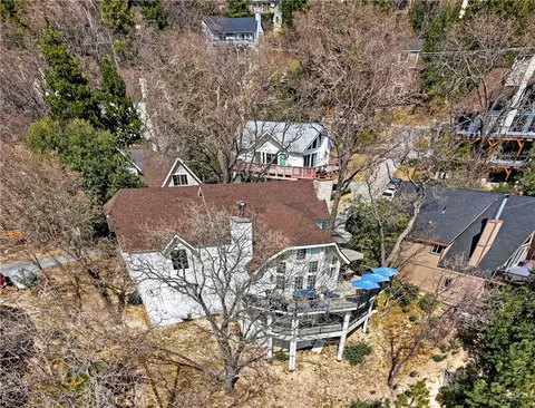 View/Area - 27604 Matterhorn Dr, Lake Arrowhead, CA 92352 photo 4 of 5
