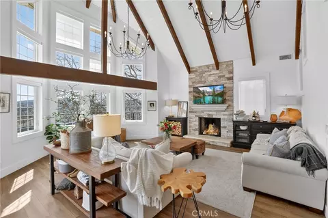 Living - 27604 Matterhorn Dr, Lake Arrowhead, CA 92352 photo 3 of 13