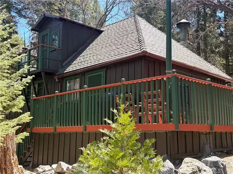 120 Barton Flts, Angelus Oaks, CA 92305