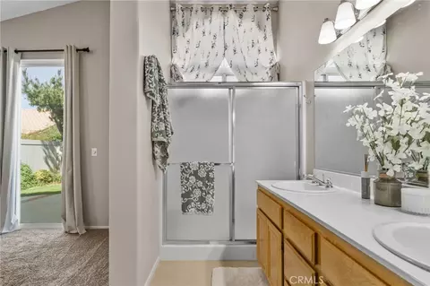 Bath - 1604 Crystal Downs St, Banning, CA 92220 photo 2 of 3