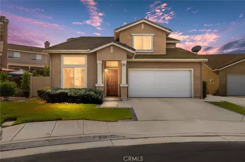 909 Heron Dr, Corona, CA 92879